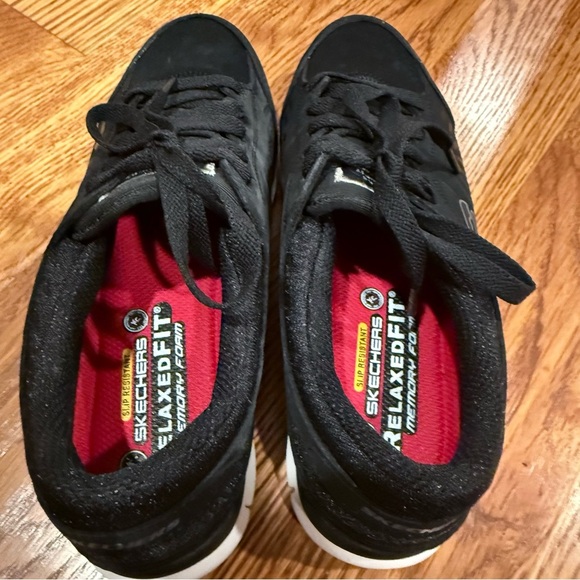 🎁Skechers Stacey Black and White Slip Resistant Sole Work Sneakers size 6 - Picture 4 of 7